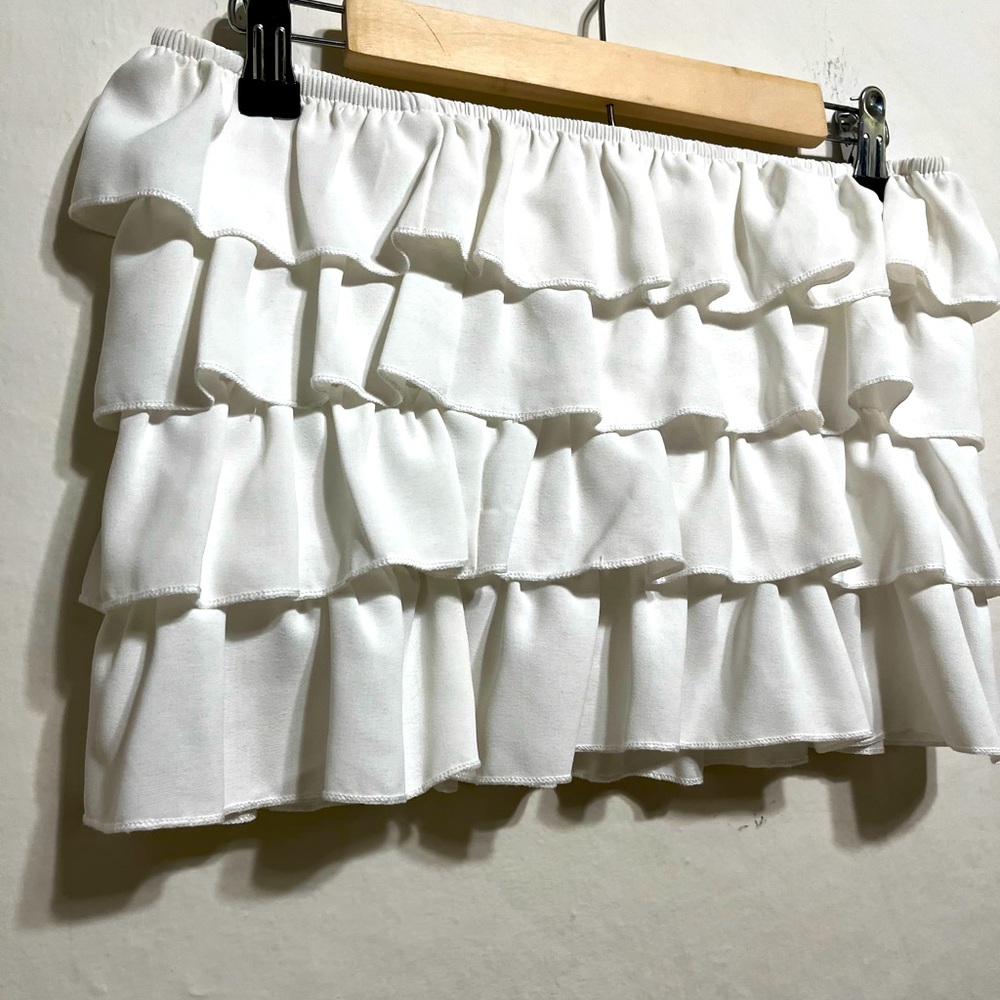 Strapless layered riffle crop top